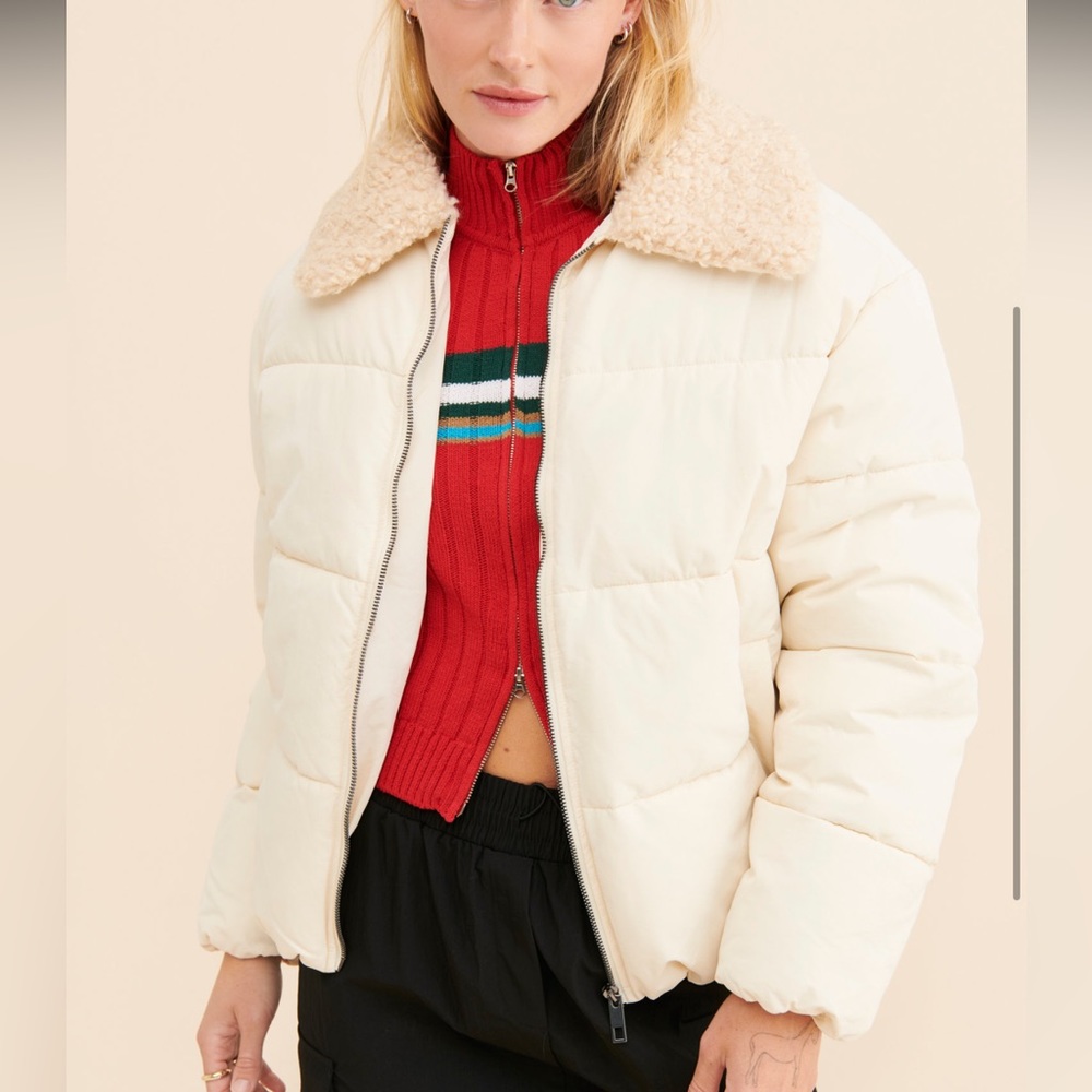 Duckie faux shearling collar puffer jacket size small worn once